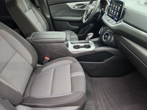 Used 2025 Chevrolet Blazer LT FWD image 11