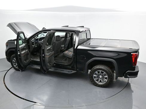 Used 2024 GMC Sierra 1500 AT4 w/ Technology Package AWD/4WD image 41