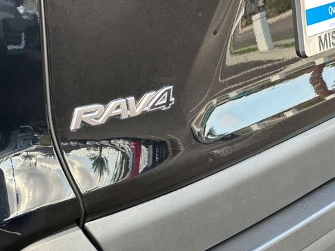 Used 2022 Toyota RAV4 XLE w/ Convenience Package image 37