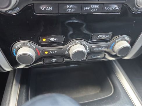 Used 2018 Nissan Pathfinder SV AWD/4WD image 26