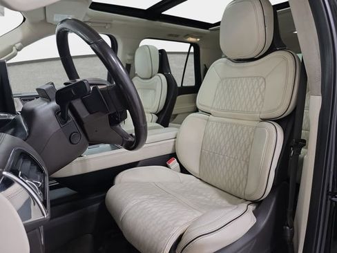 Used 2023 Lincoln Navigator Black Label image 14