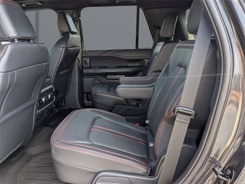 Used 2024 Ford Expedition Limited image 15