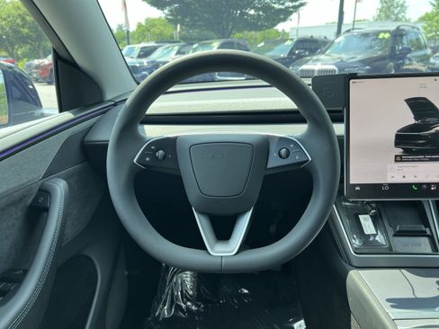 Used 2026 Tesla Model Y Long Range AWD/4WD image 16