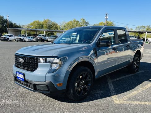 New 2025 Ford Maverick XLT w/ XLT Luxury Package image 4