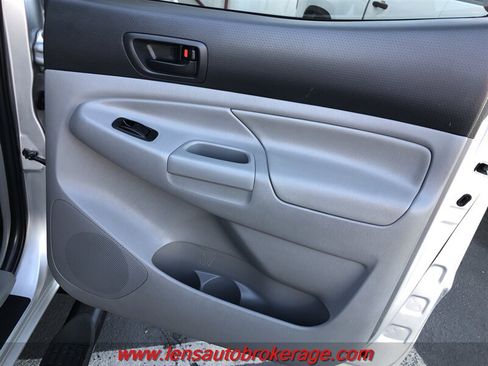 Used 2012 Toyota Tacoma 4x4 Double Cab w/ TRD Sport Pkg image 15