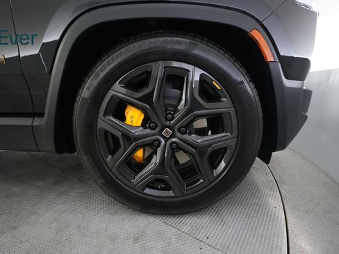 Used 2025 Rivian R1S Premium AWD/4WD image 20