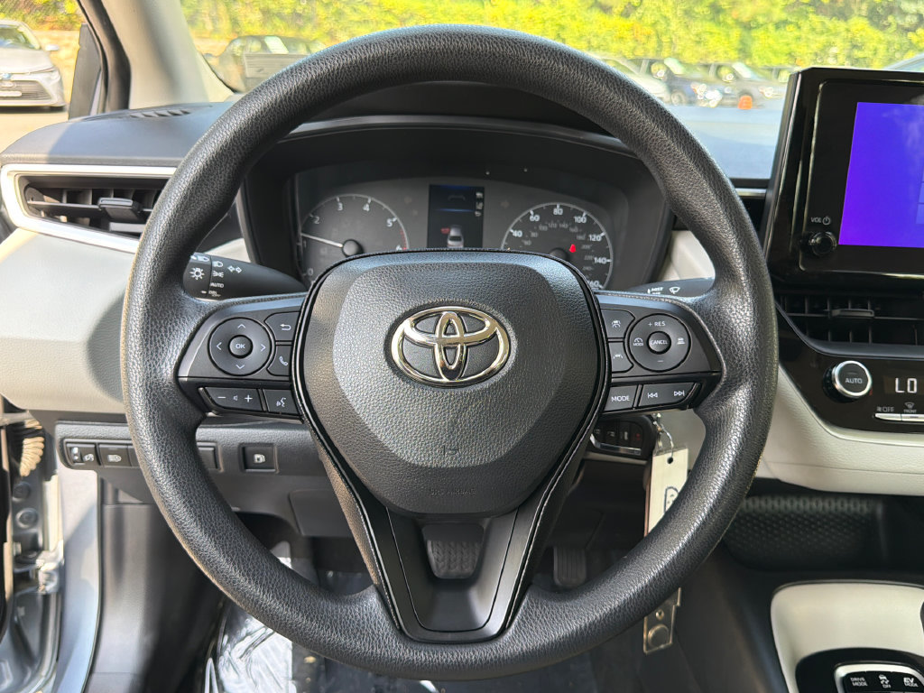 Used 2025 Toyota Corolla LE FWD image 22