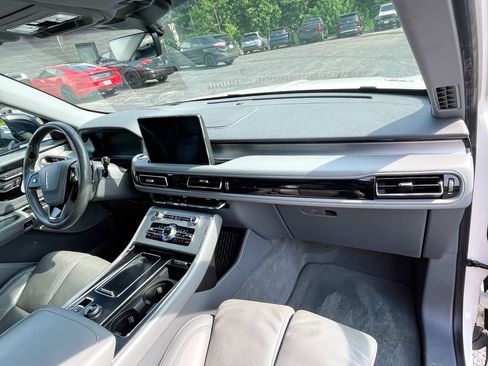 Used 2020 Lincoln Aviator Reserve w/ Equipment Group 201A RWD image 9