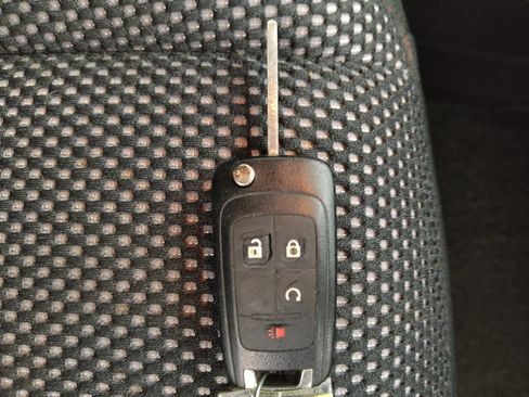 Used 2017 GMC Terrain SLE FWD image 32