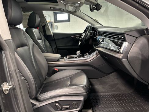 Used 2020 Audi Q8 Premium Plus w/ Premium Plus Package image 12