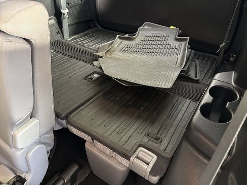 Used 2023 Toyota Highlander LE FWD image 23