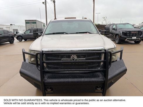 Used 2009 GMC Sierra 3500 SLT w/ SLT Convenience Package AWD/4WD image 4