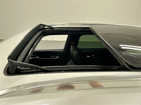 Used 2021 Cadillac XT5 Premium Luxury image 19