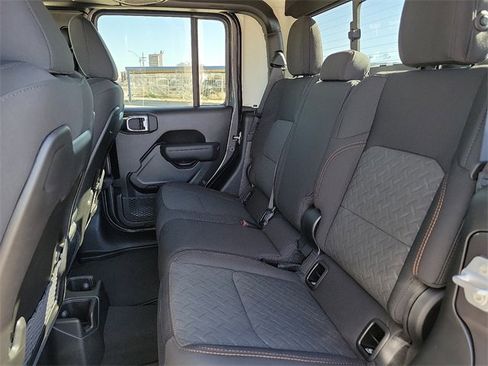 New 2026 Jeep Gladiator Mojave image 8