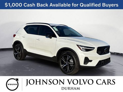 New 2026 Volvo XC40 B5 Core w/ Climate Package AWD/4WD image 1