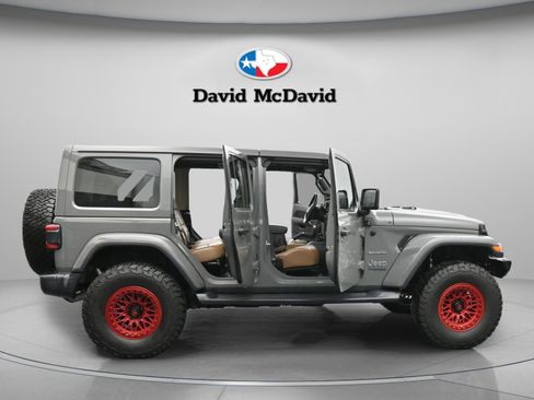 Used 2020 Jeep Wrangler Unlimited Sahara AWD/4WD image 41