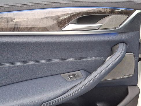 Used 2018 BMW M550i xDrive image 18