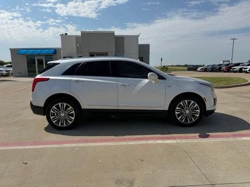 Used 2019 Cadillac XT5 Premium Luxury w/ Driver Assist Package FWD image 2