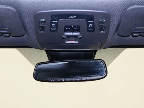 Used 2022 Toyota Sienna XSE image 27