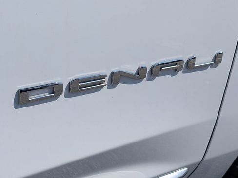 Used 2023 GMC Yukon Denali image 22