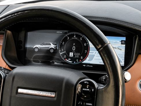 Used 2020 Land Rover Discovery HSE Luxury image 18