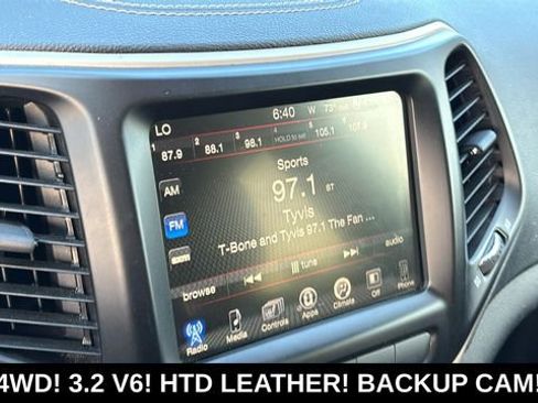 Used 2014 Jeep Cherokee Limited w/ Luxury Group AWD/4WD image 16