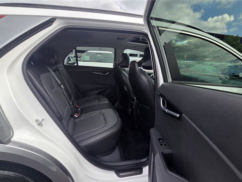 Certified 2023 Kia Niro Wave w/ Wave Preserve Package FWD image 36