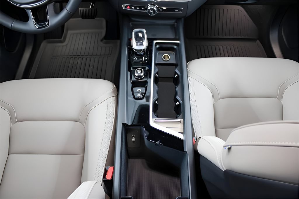 New 2026 Volvo XC90 B5 Ultra w/ Protection Package Premier AWD/4WD image 36