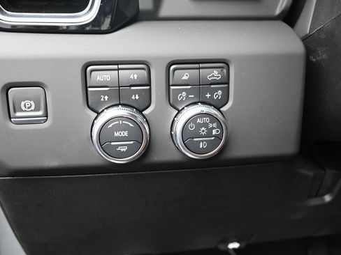 Used 2025 GMC Sierra 2500 Denali Ultimate w/ Max Trailering Package AWD/4WD image 14