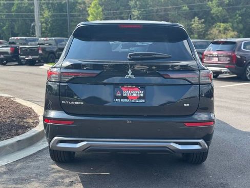 New 2025 Mitsubishi Outlander SE image 9