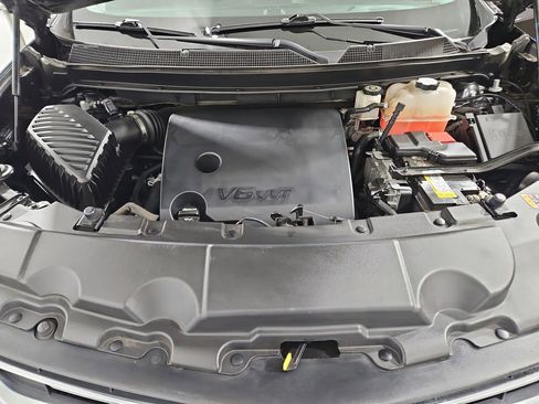 Used 2020 Chevrolet Traverse LT w/ Driver Confidence II Package image 22