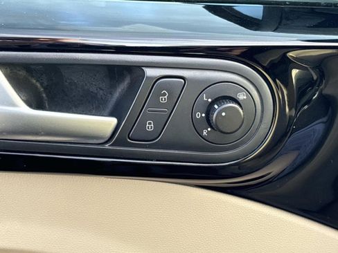 Used 2014 Volkswagen Beetle 1.8T image 13