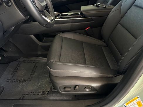 Used 2025 Chevrolet Equinox LT w/ Convenience Package II AWD/4WD image 12