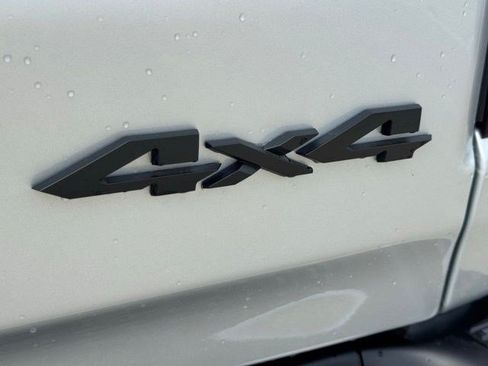 New 2026 RAM 1500 Laramie AWD/4WD image 39