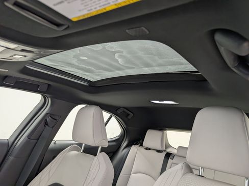 Used 2025 Lexus UX 300h FWD image 15