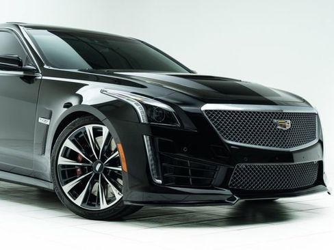Used 2018 Cadillac CTS V w/ Luxury Package image 4