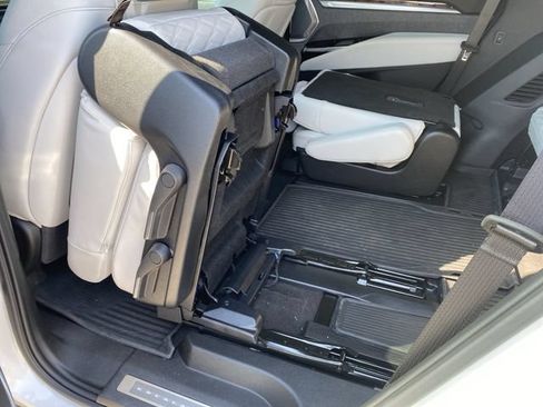 Certified 2025 Cadillac Escalade Sport Platinum w/ LPO, ONYX Package AWD/4WD image 19
