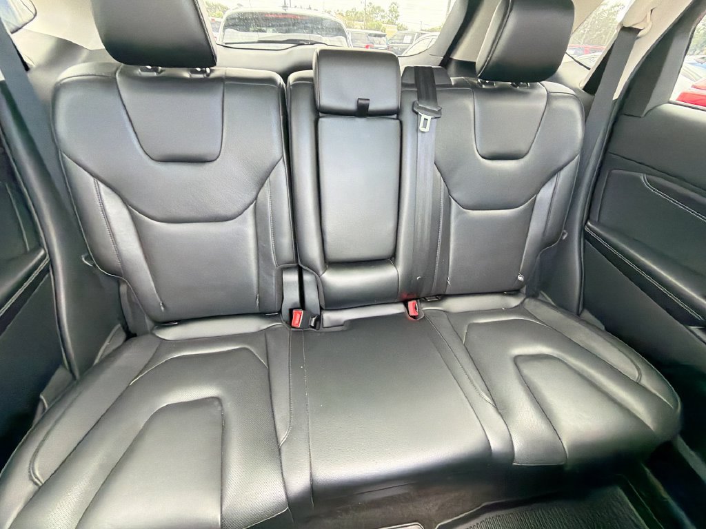 Used 2020 Ford Edge Titanium w/ Equipment Group 301A FWD image 15