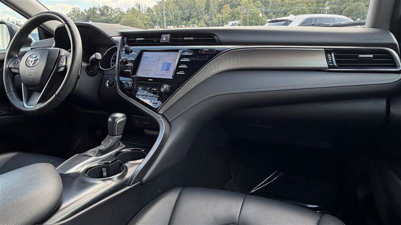 Used 2020 Toyota Camry SE w/ Convenience Package FWD image 35