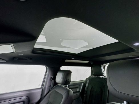 Used 2023 Land Rover Defender 90 V8 image 12