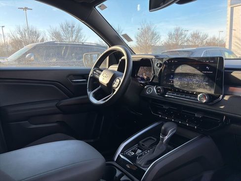 Used 2023 Chevrolet Colorado LT w/ LT Convenience Package II image 10