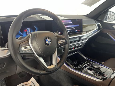 Used 2025 BMW X5 xDrive40i AWD/4WD image 11