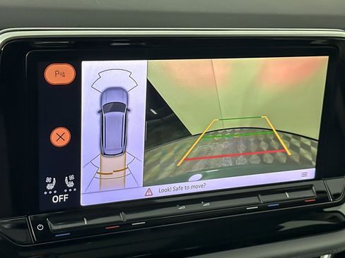 Used 2024 Volkswagen Atlas Peak Edition SE image 19