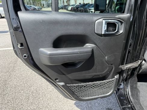 Used 2024 Jeep Wrangler Unlimited AWD/4WD image 10