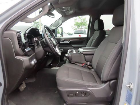 Used 2025 GMC Sierra 2500 SLE w/ SLE Value Package; AWD/4WD image 28