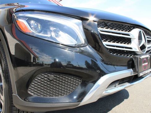 Used 2019 Mercedes-Benz GLC 300 4MATIC w/ Premium Package image 7