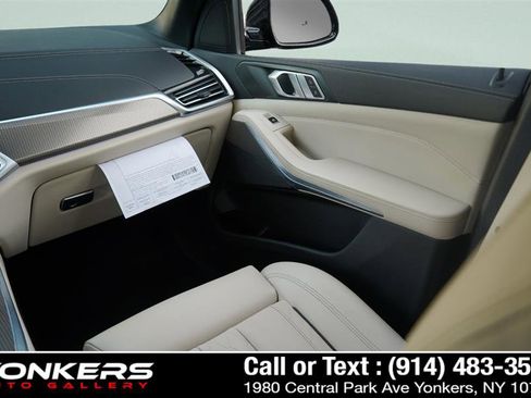 Used 2022 BMW X5 xDrive40i w/ M Sport Package image 42