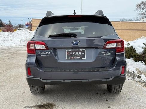 Used 2017 Subaru Outback 2.5i Limited image 4