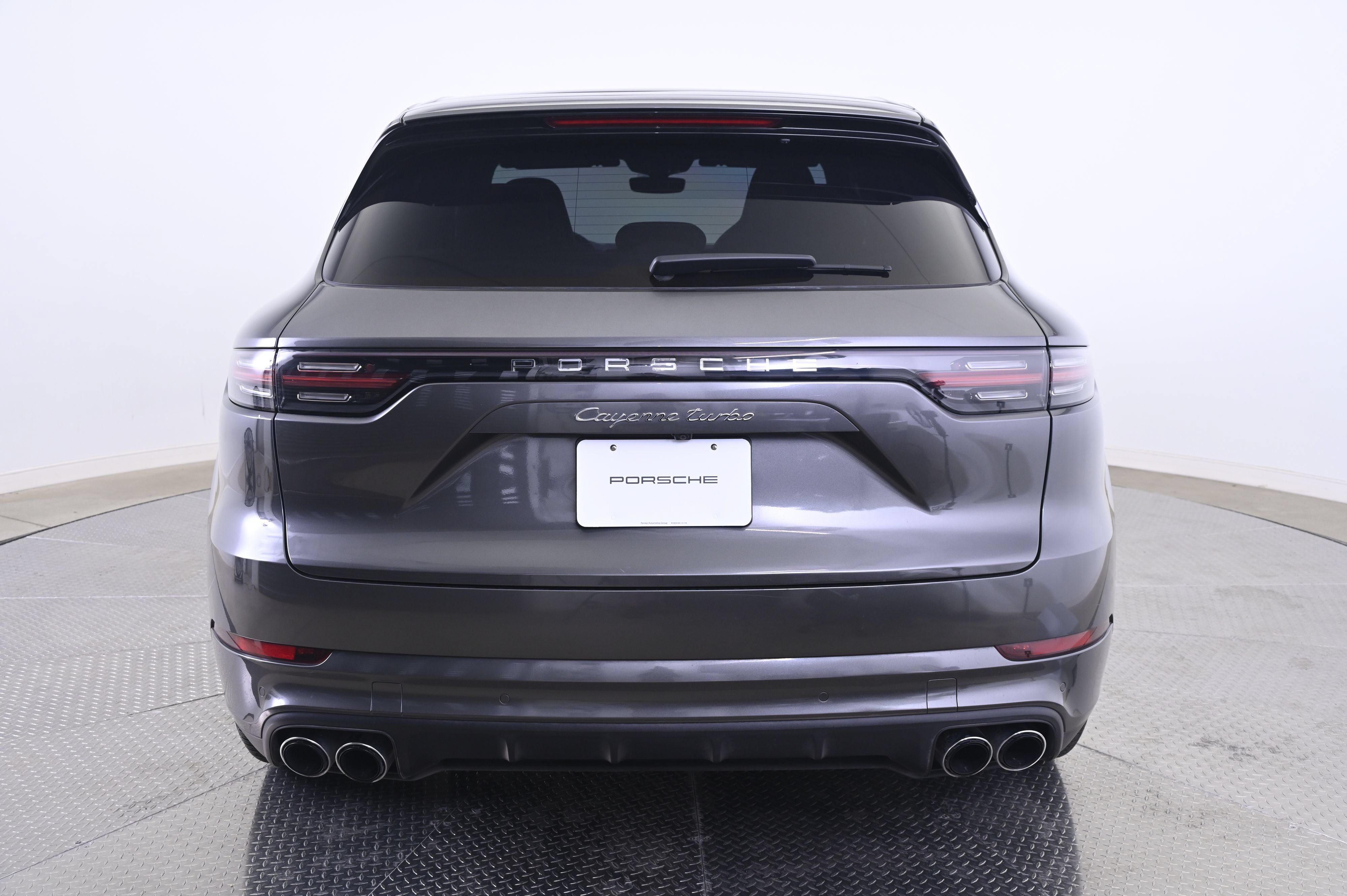 Certified 2023 Porsche Cayenne Turbo AWD/4WD image 6