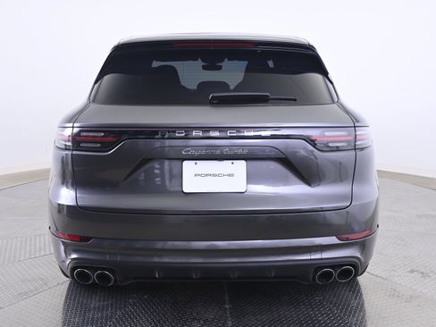 Certified 2023 Porsche Cayenne Turbo AWD/4WD image 6